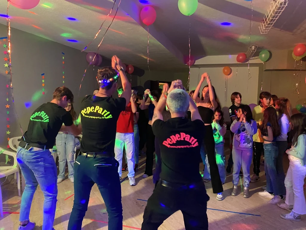 Glow party compleanni intrattenimento Milano