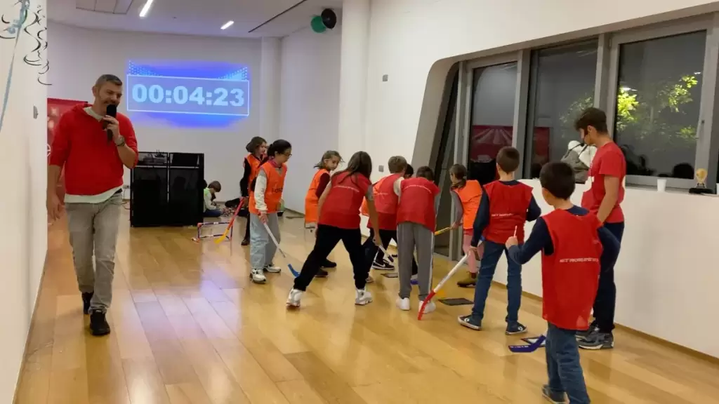 Quiz game party intrattenimento compleanni Milano